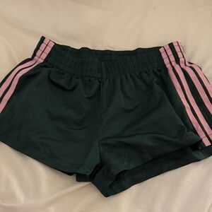 Green and pink edikted shorts!!💚💓🍋‍🟩💕